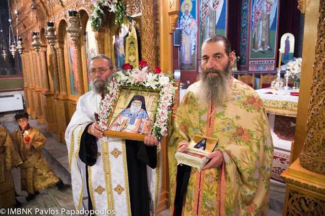 Λείψανα αίματος του Οσίου Πορφυρίου του Καυσοκαλυβίτη https://leipsanothiki.blogspot.com/