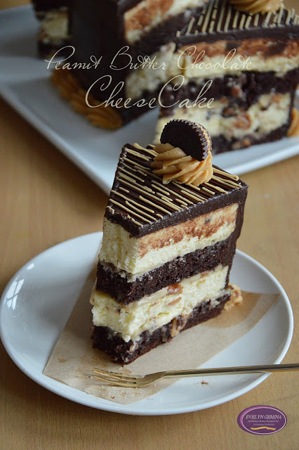 PEANUT BUTTER CHOCOLATE CHEESECAKE