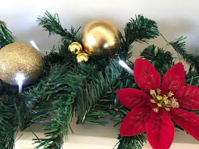 Christmas garland with poinsettias tutorial