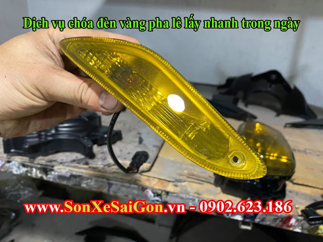 Sơn chóa đèn vàng pha lê cực đẹp cho xe máy tại TP.HCM