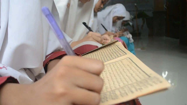 Terjemah Kitab Daqoiqul Akhbar Bahasa Indonesia