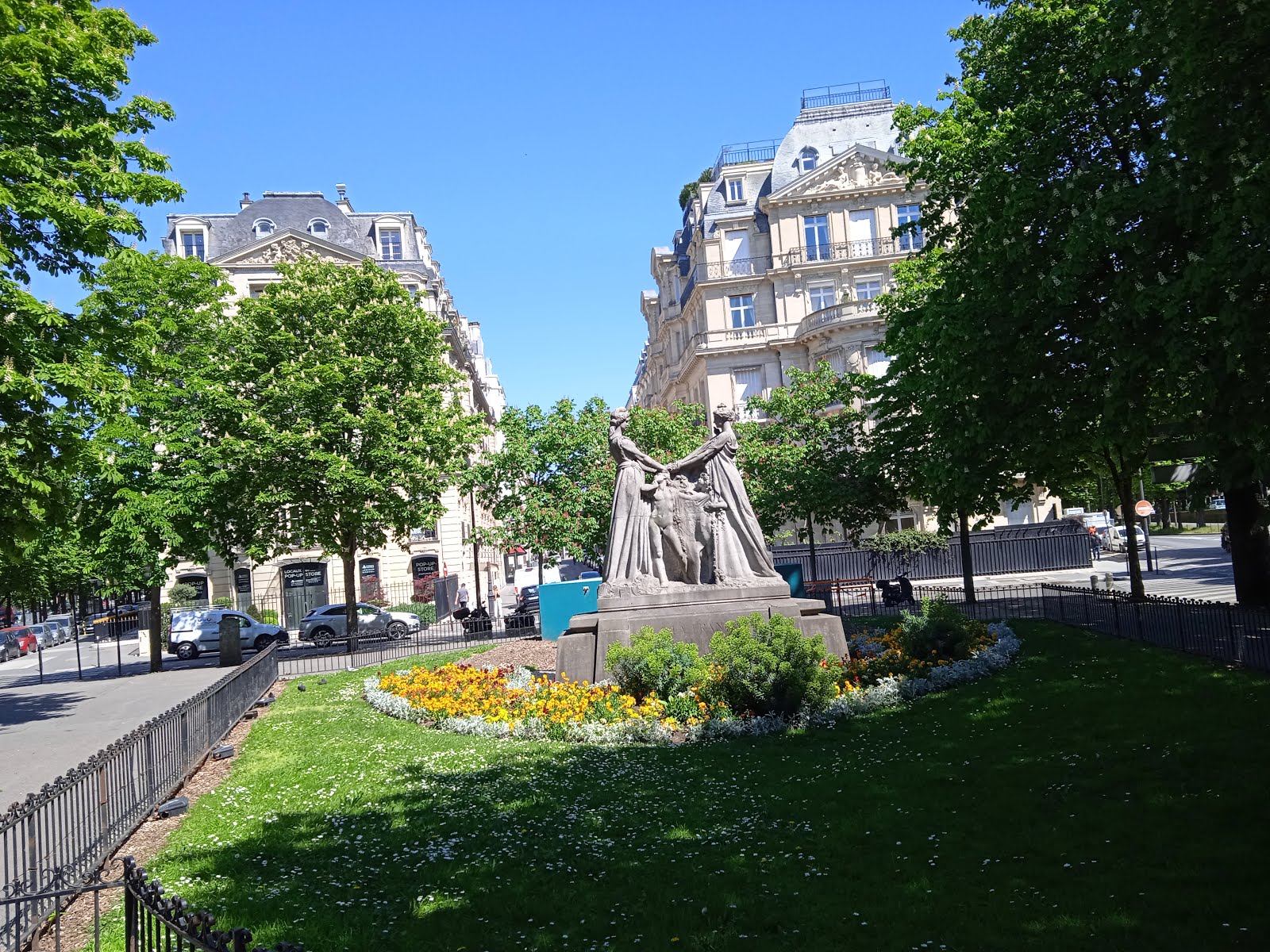 Book shape grave in Pere lasaise  paris