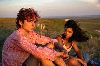 Timothée Chalamet (left) as Lee and Taylor Russell (right) as Maren in BONES AND ALL, directed by Luca Guadagnino, a Metro Goldwyn Mayer Pictures film.