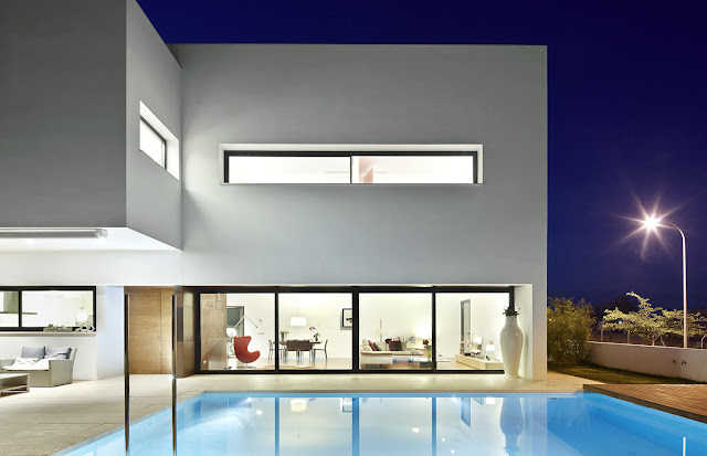 Minimalist Swimming Pool Design
