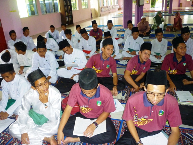 Laman Ilmu & Tips Belajar©: Kembara Ilmu 2 : ke SMK Agama 