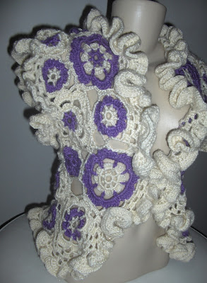 Colete em Crochet Floral Rococó