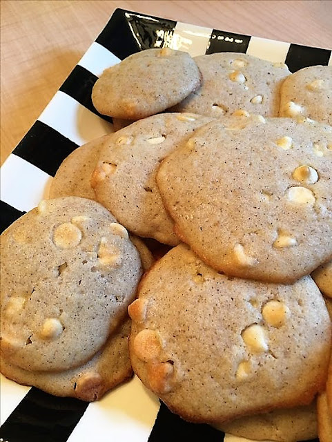 Harris Sisters GirlTalk: Pumpkin White Chocolate Chip Cookies