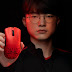 RAZER ต้อนรับ DEATHADDER V3 PRO FAKER EDITION และ DEATHADDER V3 สู่สายผลิตภัณฑ์เมาส์ยอดนิยมงานศิลปะกีฬา DeathAdder V3 Pro Faker Edition รำลึกถึงไอคอน League of Legends ในขณะที่ DeathAdder V3 แบบใช้สายมีการปรับปรุงฮาร์ดแวร์ในเฟรมน้ำหนักเบาพิเศษ 59 กรัม