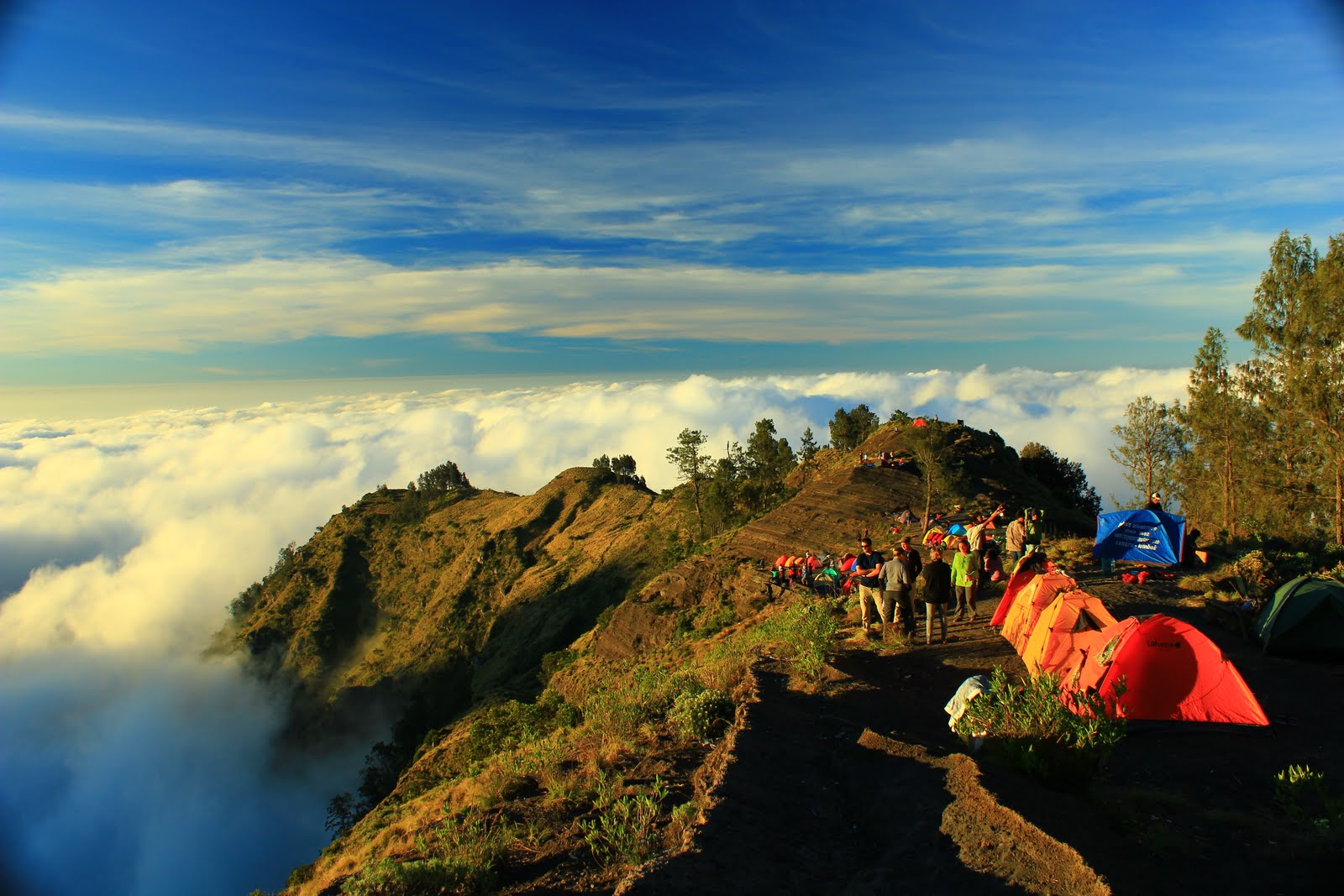 rinjani mountain national park and segara anak lake lombok island wallpapers indonesia hiking