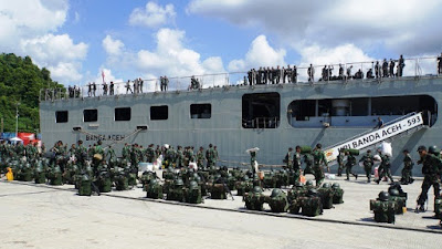 KRI Banda Aceh-593 dan KRI Teluk Prigi-539 Singgah di Jayapura