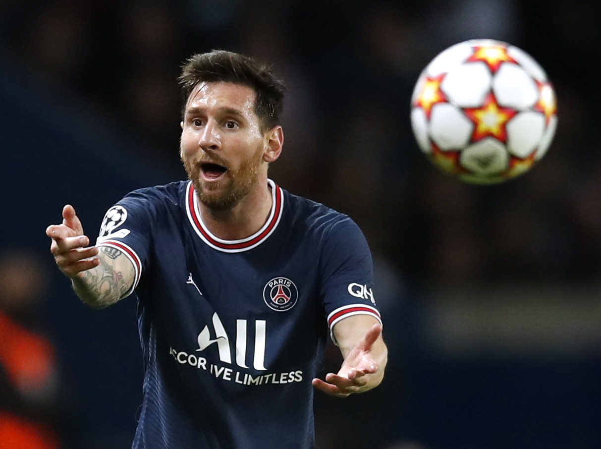 Why did Messi lie behind the wall of Paris Saint-Germain? The controversy is still raging over the Argentine Lionel Messi, the French star of Paris Saint-Germain, while he was sleeping behind the wall of his team's repelling against Manchester City.