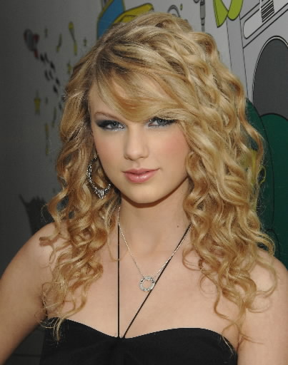 taylor swift hairstyle
