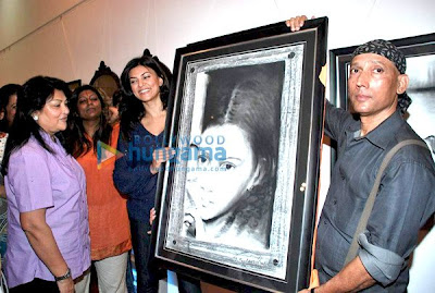 Sushmita Sen launches Charcoal exhibition by Gautam Patole image