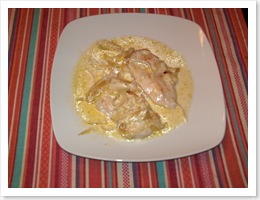 Pechuga de pollo con nata.