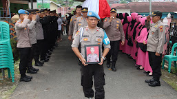 Pemakaman Jenazah Anggota Polri Alm Iptu Mardani (Kanit Intelkam Polsek Telanaipura).