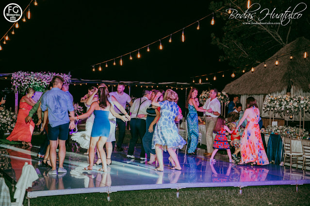 boda en playa, beach wedding, Oaxaca, México, Bodas Huatulco, Wedding Planner