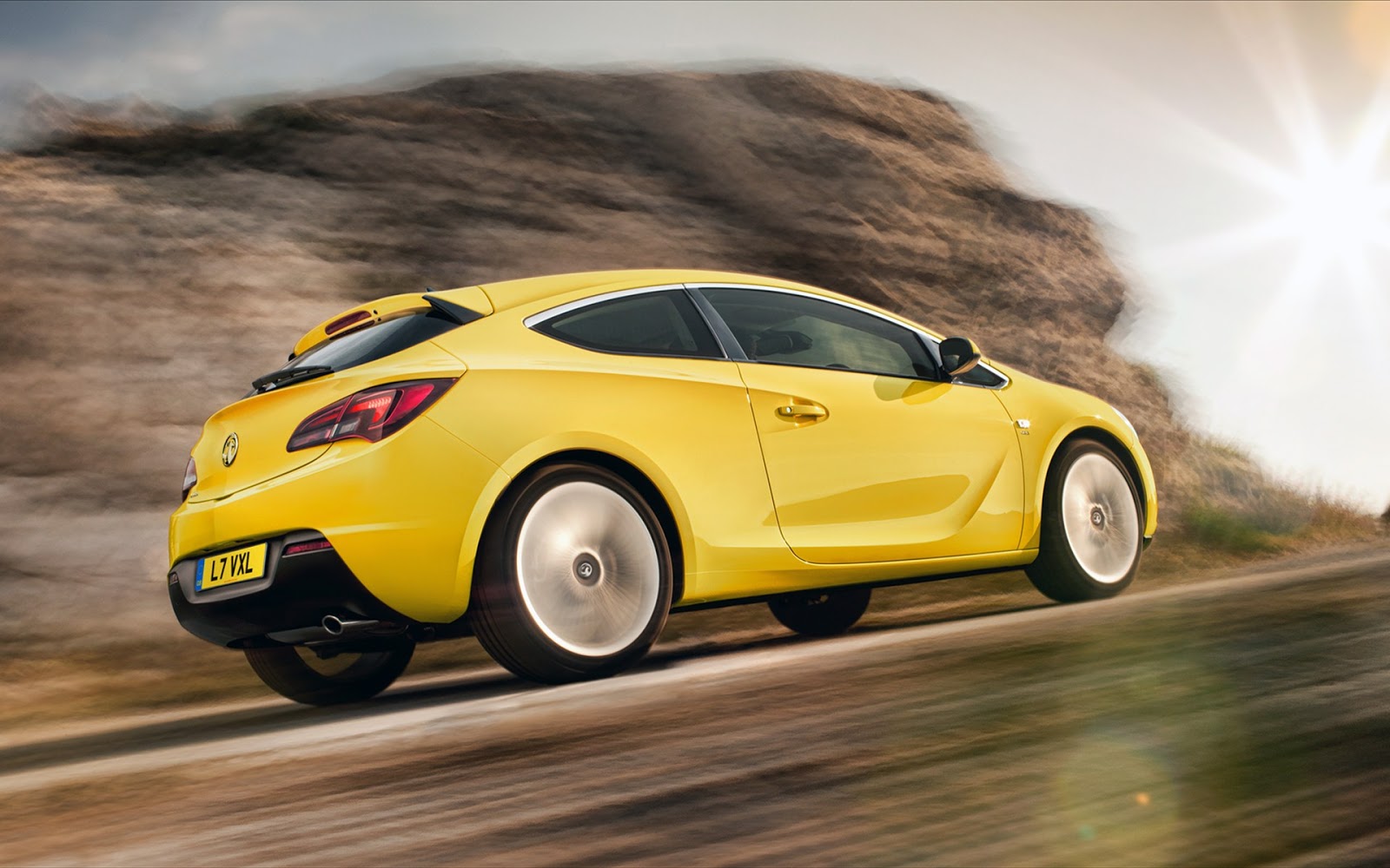 World's Beautiful Cars: Opel Astra GTC Sport Car Photos and Wallpapers
