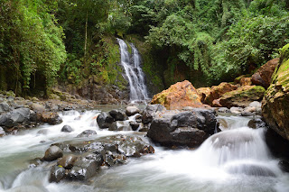 Waterfall in November at Rio Viejo in Puriscal