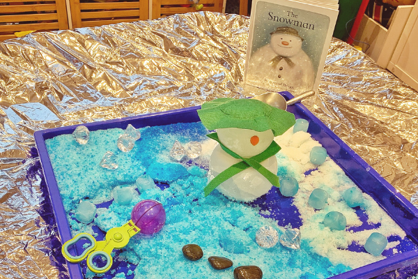 Melting snowman tuff tray activity