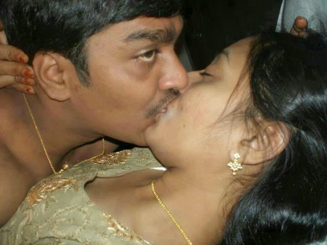 hot couples nude smooch,preksha ki gaand