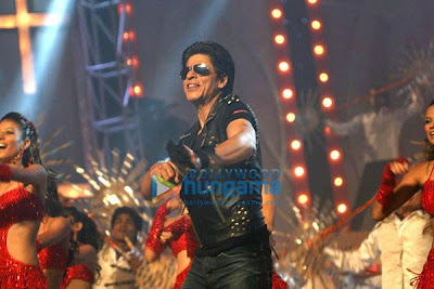 Big B, Shahrukh, Salman and Akshay perform for Cintaa Superstars Ka Jalwa picture