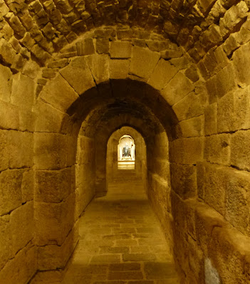 ROMÁNICO EN NAVARRA. MONASTERIO DE SAN SALVADOR DE LEYRE. Túnel de San Virila