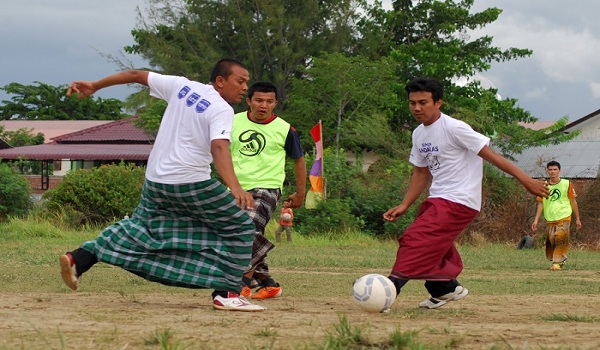 Lomba Sepakbola Sarung