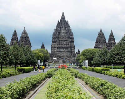  Candi Prambanan