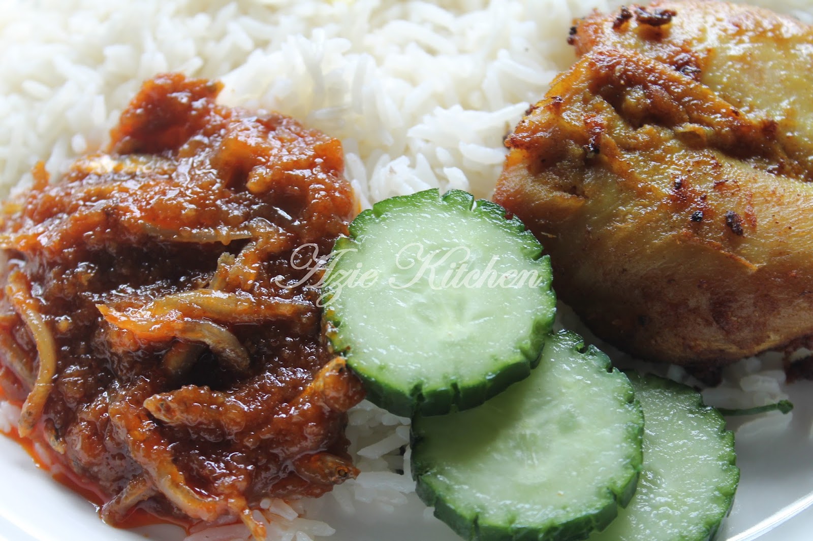 Nasi Lemak Dengan Ayam Goreng Berempah - Azie Kitchen