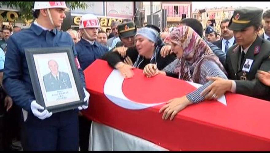 Σκουρα τα βρήκαν οι Τούρκοι στην σύρια που υποστηρίζουν την isis της cia !!!1 video