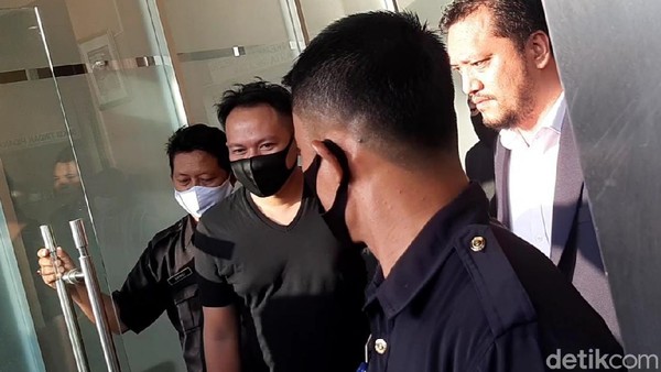 Vicky Prasetyo Ditahan, Ini Kronologi Kasus Gerebek Angel Lelga 