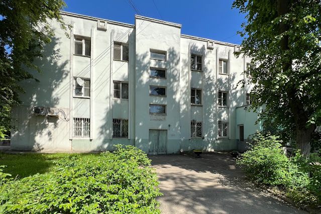 Дзержинский, улица Академика Жукова, жилой дом / общежитие предприятия «Союз» (здание построено в 1983 году)