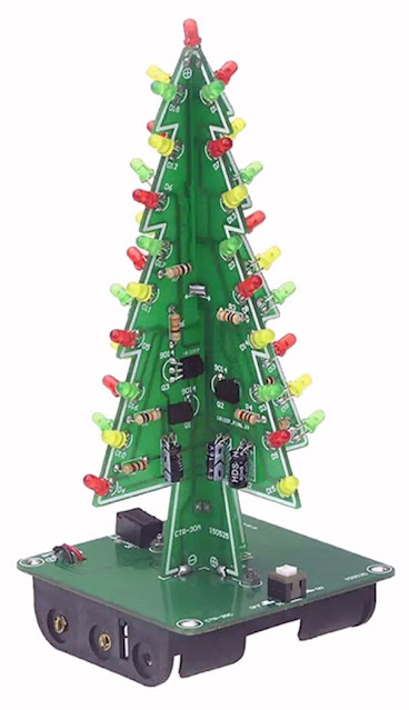 CTR-30-LED-Christmas-tree-kit-tested-01 (© Banggood)