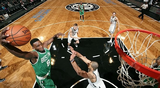 19/10/14 Celtics gana el partido más corto en la historia de la NBA: