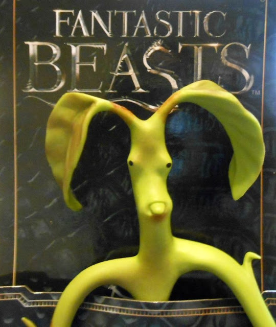 I do like this Bowtruckles little face, he looks to me as if he's pouting :) 