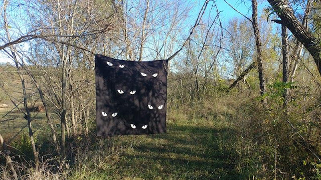 Glow in the dark spooky eyes quilt tutorial