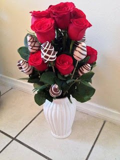 send a valentine chocolate roses bouquet