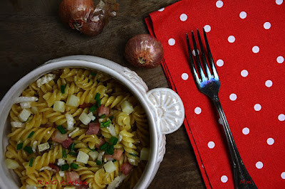 http://www.rngkitchen.pl/2016/09/fusilli-z-boczkiem-i-kozim-serem.html