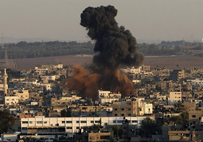 Massacre - Israel bombardeia Gaza