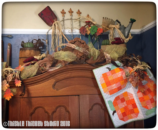 Thistle Thicket Studio, fall decor, pumpkin quilt, fallscape