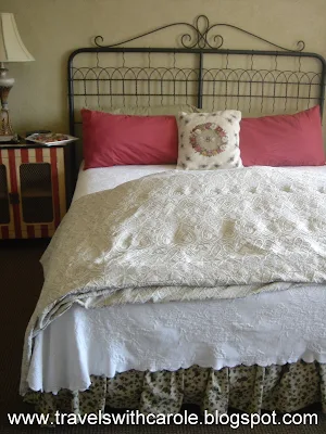 guest room at the Village Green Resort in Cottage Grove, Oregon