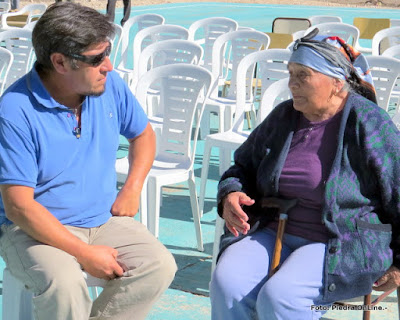 Margarita Quintana una abuela de la Comunidad Zúñiga se dirige en Mapudungun