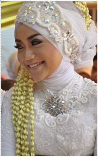 utakuteku JILBAB  PENGANTIN  UNTUK WAJAH BULAT