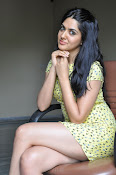 Sakshi chowdary sizzling pics-thumbnail-15