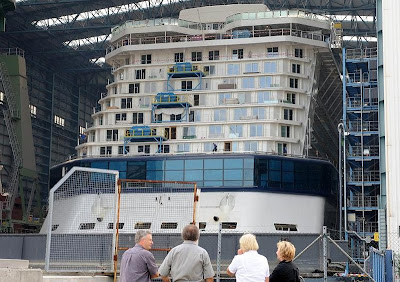 Celebrity Cruises Ships on Ship Of Dreams Celebrity Solstice   Curious  Funny Photos   Pictures
