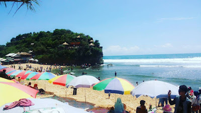Payung Pantai Besar Pantai Indrayanti
