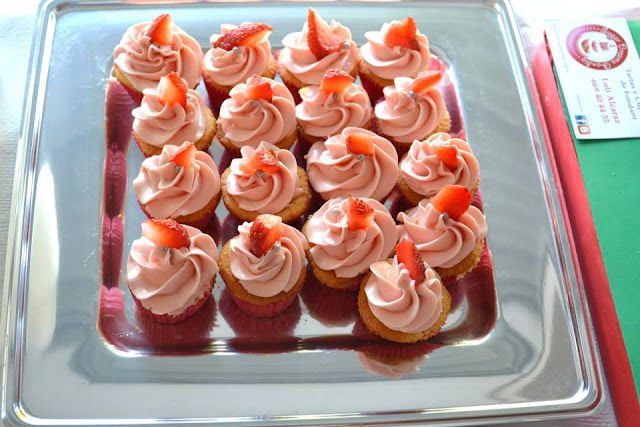Mini cupcakes de Pastelito Pantera Rosa para inauguracion Pizzeria Angelo Castello de Rugat  Sugar Dreams Gandia fresa