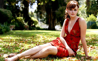Alexis Bledel Hot Looking Pictures And Wallpapers In 2013.