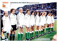 SELECCIÓN DE LA REPÚBLICA FEDERAL DE ALEMANIA - Temporada 1977-78 - Vogts, Maier, Rüssmann, Kaltz, Zimmermann, Bonhof, Hölzenbein, Rummenigge, Hansi Müller, Abramczik y Klaus - SUECIA 3 (Lennart Larsson 2, propia puerta) ALEMANIA FEDERAL 1 (Rainer Bonhof) - 19/04/1978 - Partido amistoso - Solna, Estocolmo, Suecia, estadio Rasunda