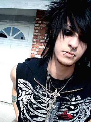 emo boys hairstyle. short oy hairstyles.